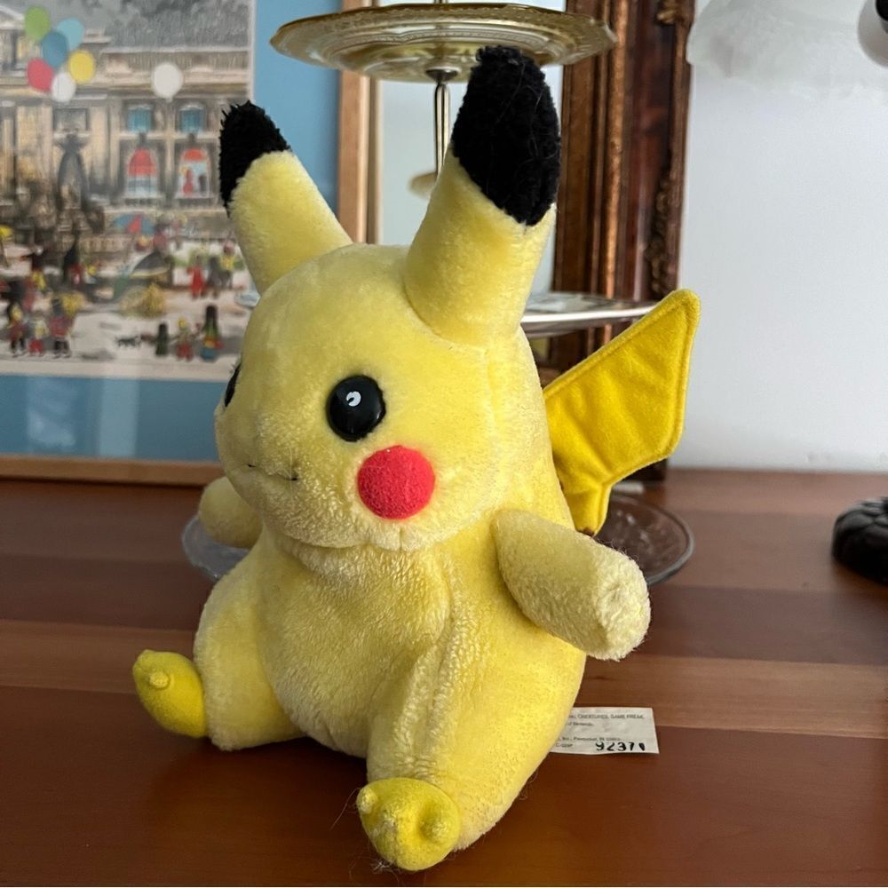 Authentic 1998 Pikachu. Excellent Condition. - Picture 2 of 8